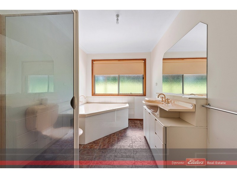 5 CANTRILLS ROAD, Metung VIC 3904