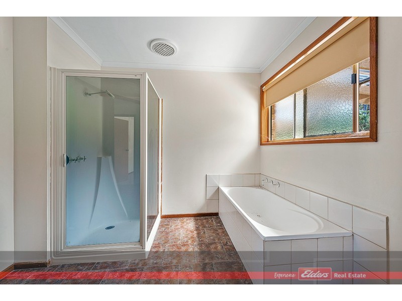 5 CANTRILLS ROAD, Metung VIC 3904