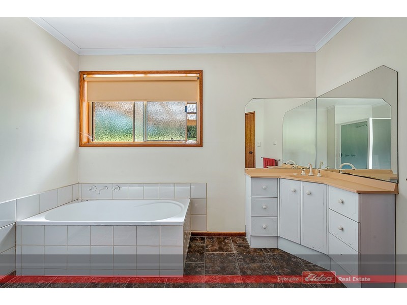 5 CANTRILLS ROAD, Metung VIC 3904