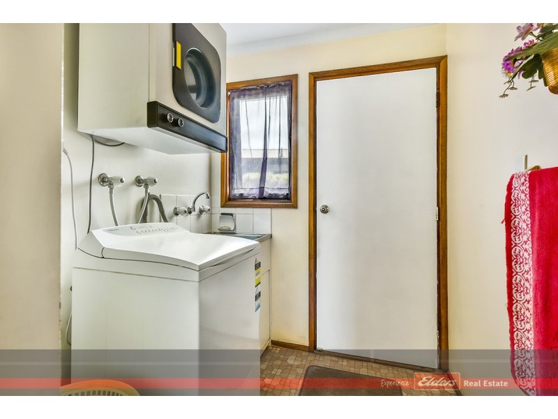 75 Carpenter Street, Lakes Entrance VIC 3909