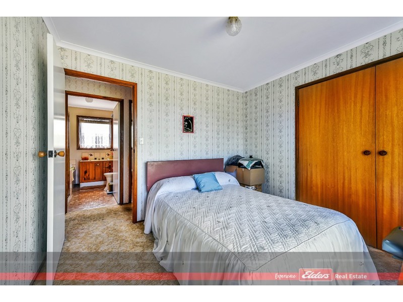 75 Carpenter Street, Lakes Entrance VIC 3909