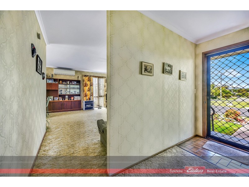 75 Carpenter Street, Lakes Entrance VIC 3909