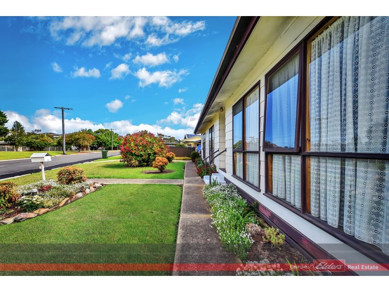 75 Carpenter Street, Lakes Entrance VIC 3909