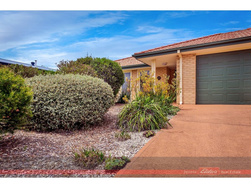 25 Norman Court, Lakes Entrance VIC 3909