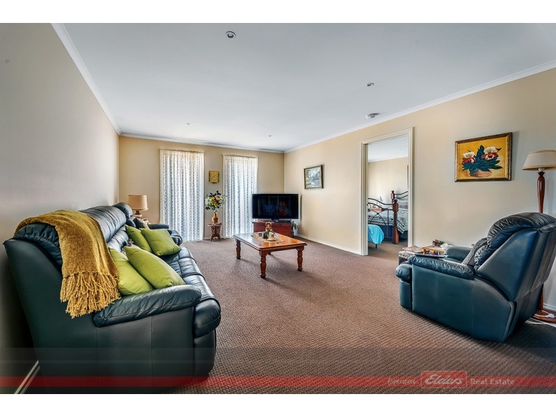 25 Norman Court, Lakes Entrance VIC 3909