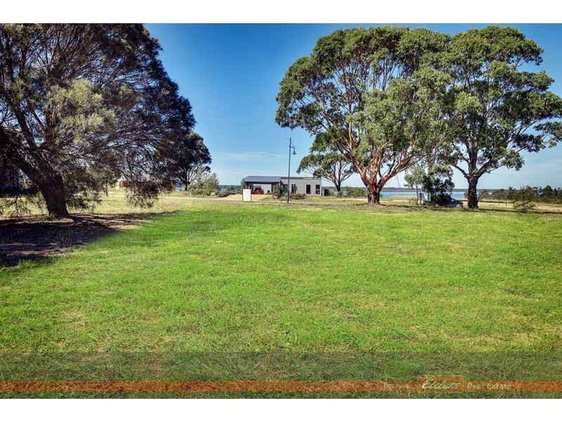 32 Plateau Avenue, Metung VIC 3904