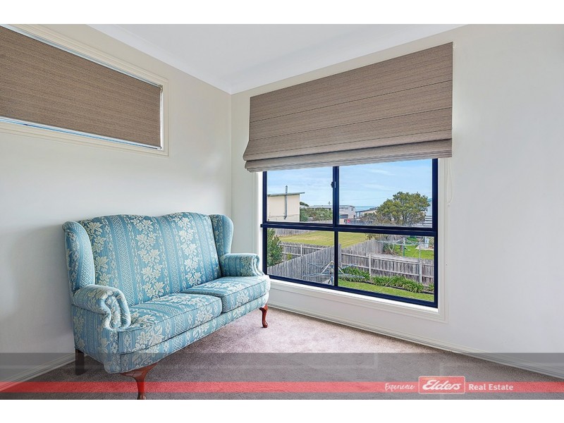 22 Hill Crest Way, Lake Tyers Beach VIC 3909