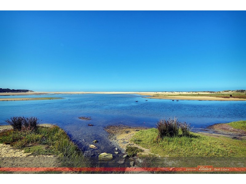 22 Hill Crest Way, Lake Tyers Beach VIC 3909