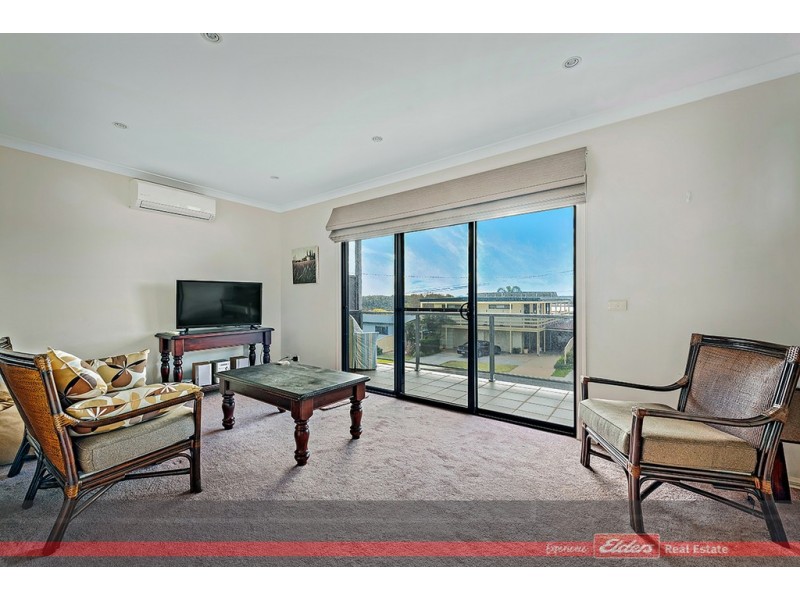 22 Hill Crest Way, Lake Tyers Beach VIC 3909