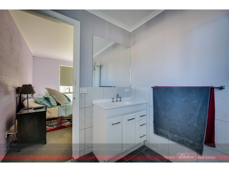 20 Leurimah Court, Lakes Entrance VIC 3909