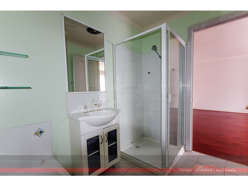 27 Abalone Avenue, Lakes Entrance VIC 3909