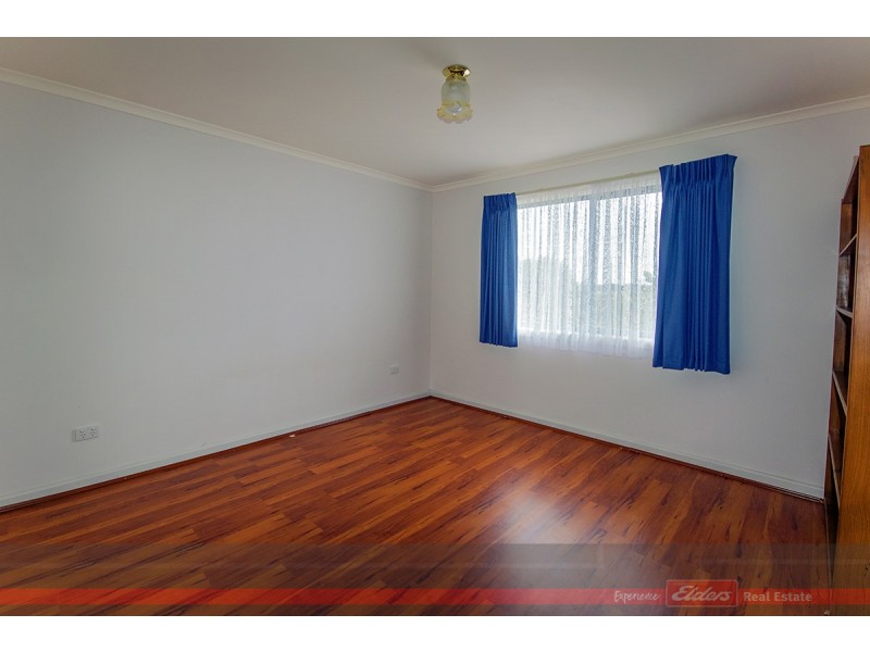 27 Abalone Avenue, Lakes Entrance VIC 3909