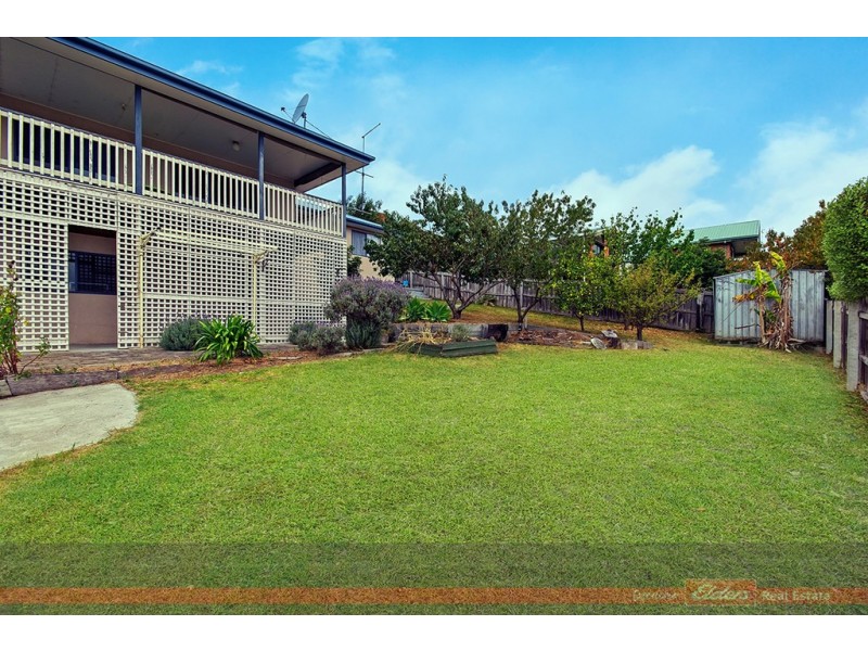 27 Abalone Avenue, Lakes Entrance VIC 3909