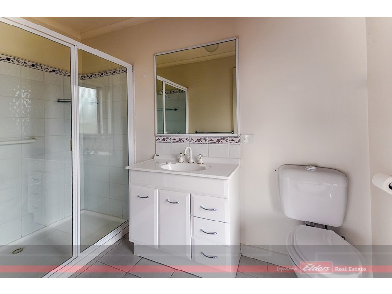 27 Abalone Avenue, Lakes Entrance VIC 3909