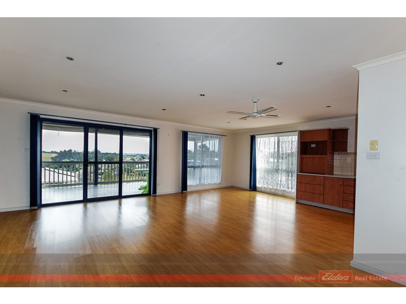 27 Abalone Avenue, Lakes Entrance VIC 3909