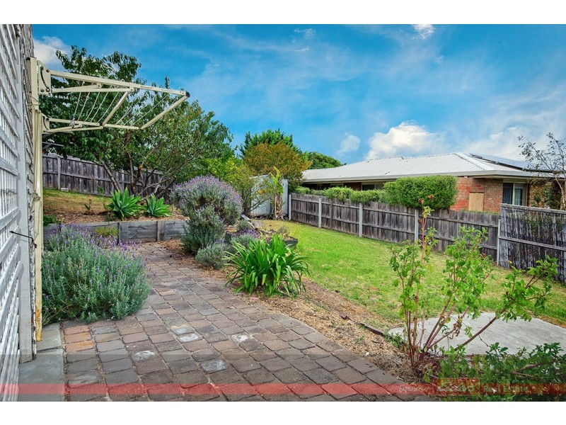 27 Abalone Avenue, Lakes Entrance VIC 3909