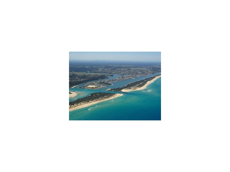 16 MYER STREET, Lakes Entrance VIC 3909