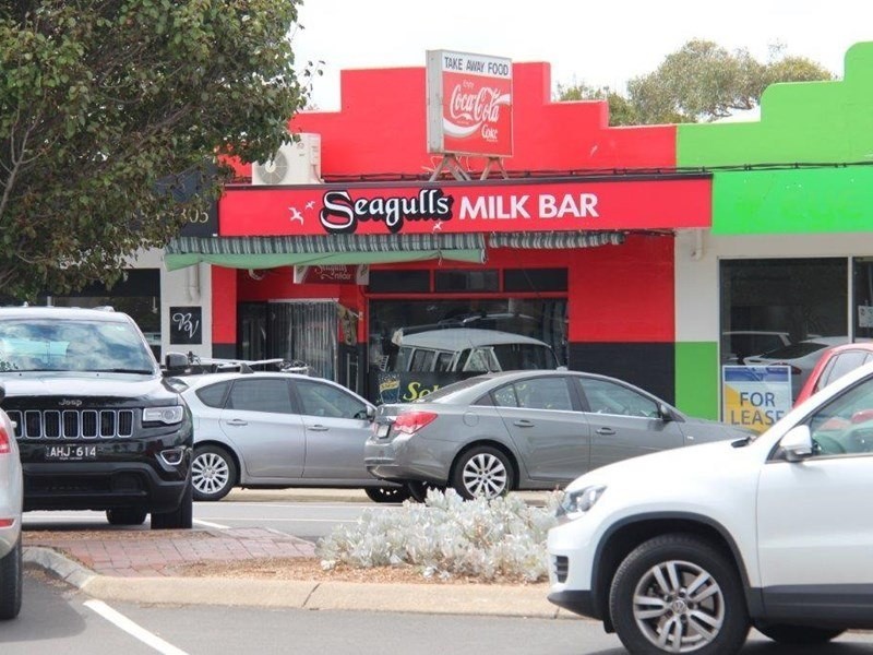 16 MYER STREET, Lakes Entrance VIC 3909