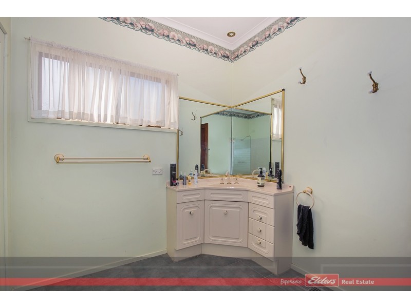 21 Hazel Road, Kalimna VIC 3909