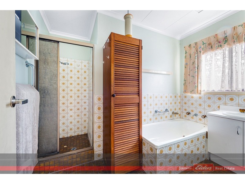 2/6 ROWE STREET, Lakes Entrance VIC 3909