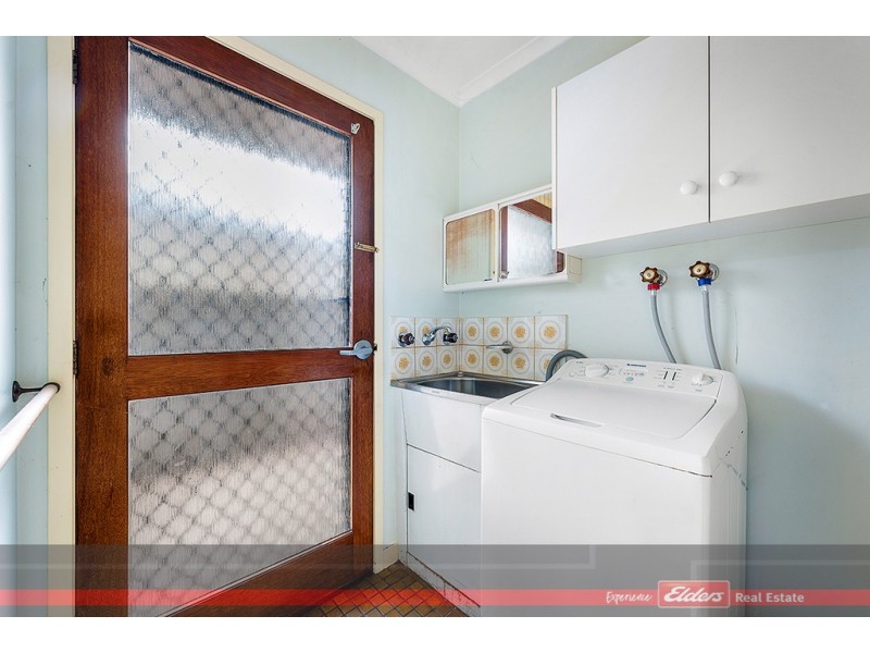 2/6 ROWE STREET, Lakes Entrance VIC 3909