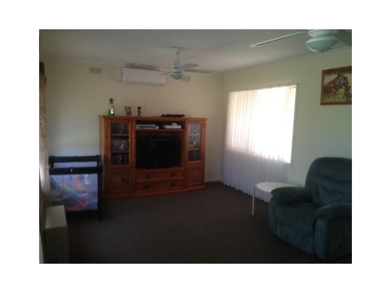 7 Webb Court, Lakes Entrance VIC 3909