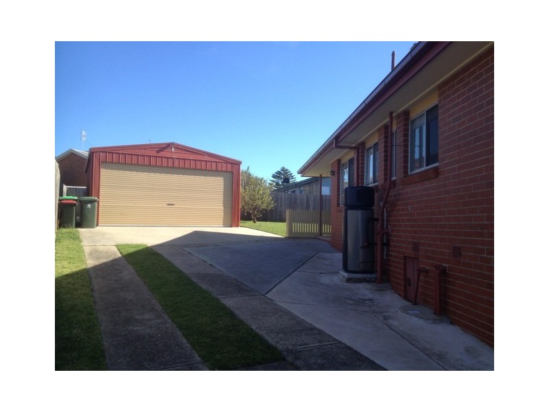 7 Webb Court, Lakes Entrance VIC 3909