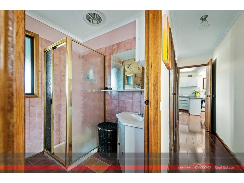 7 Bassett Road, Lakes Entrance VIC 3909