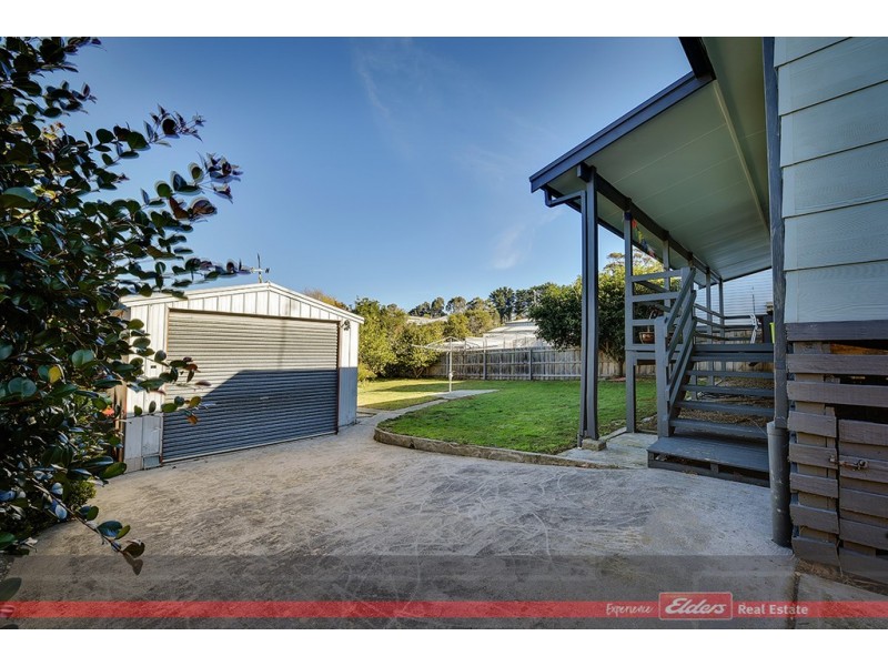 7 Bassett Road, Lakes Entrance VIC 3909