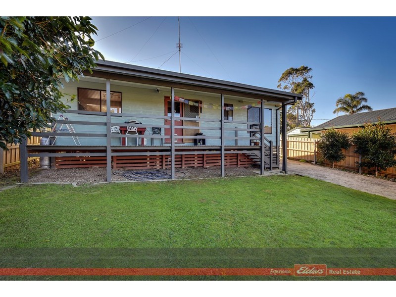 7 Bassett Road, Lakes Entrance VIC 3909