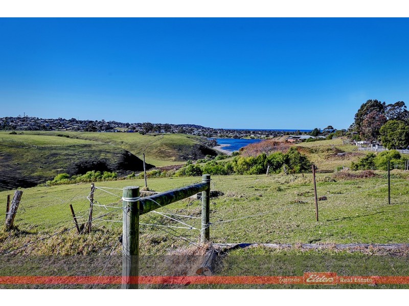 135 ALBATROSS ROAD, Kalimna VIC 3909