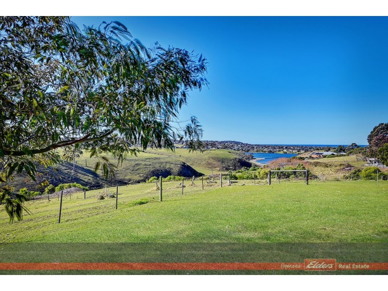 135 ALBATROSS ROAD, Kalimna VIC 3909