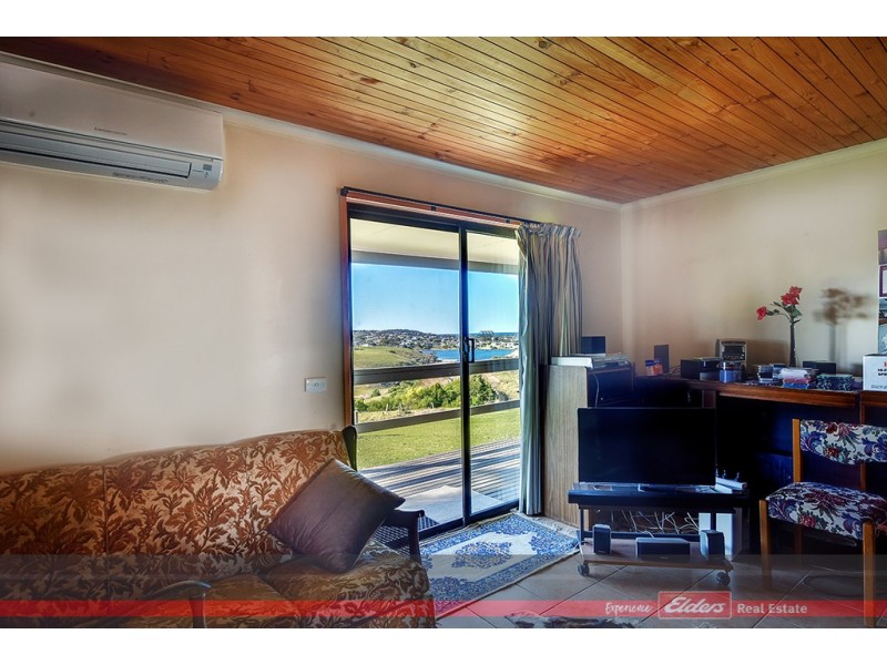 135 ALBATROSS ROAD, Kalimna VIC 3909