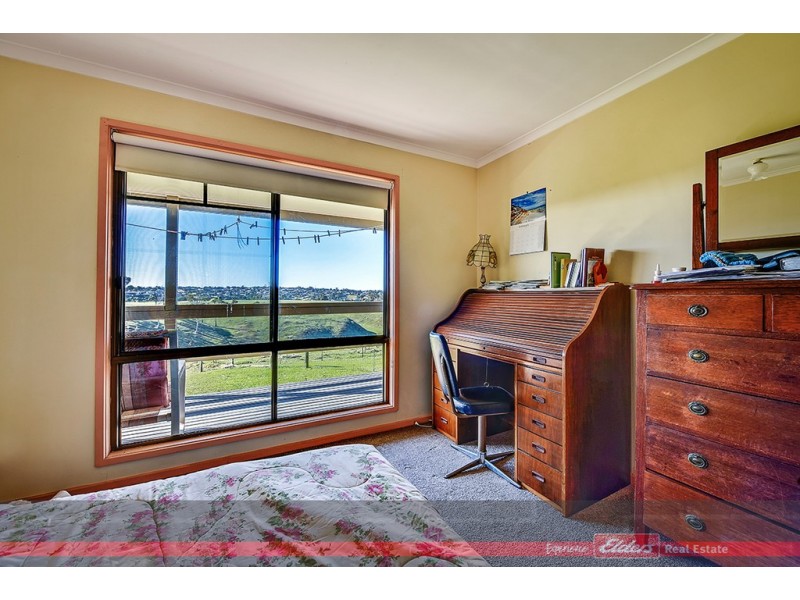 135 ALBATROSS ROAD, Kalimna VIC 3909