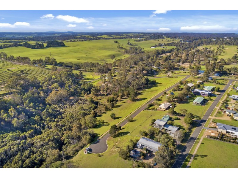 10C-12 Kookaburra Avenue, Metung VIC 3904