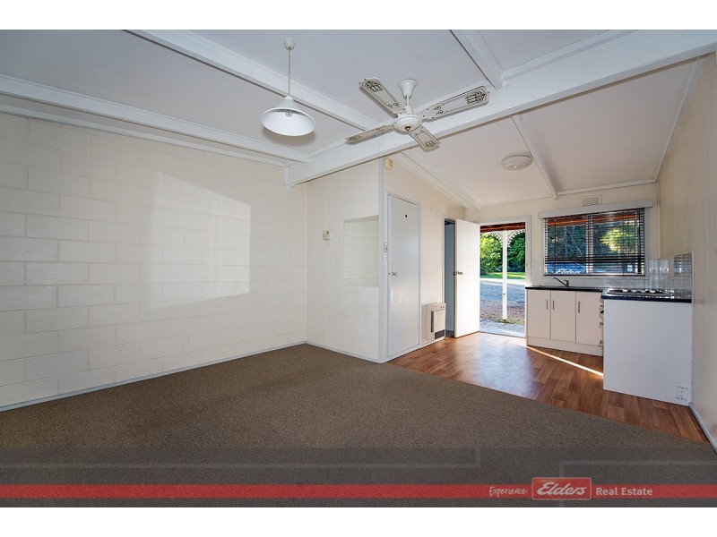 1/64 Robertsons Road, Kalimna West VIC 3909