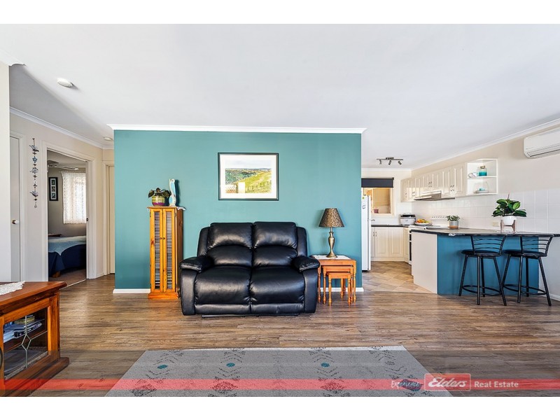 4/9 Bills Street, Lakes Entrance VIC 3909