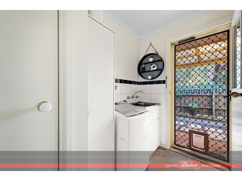 4/9 Bills Street, Lakes Entrance VIC 3909