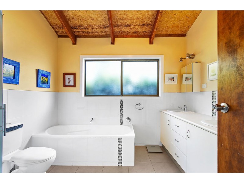 198 Albatross Road, Kalimna VIC 3909