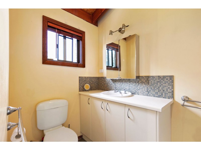 198 Albatross Road, Kalimna VIC 3909