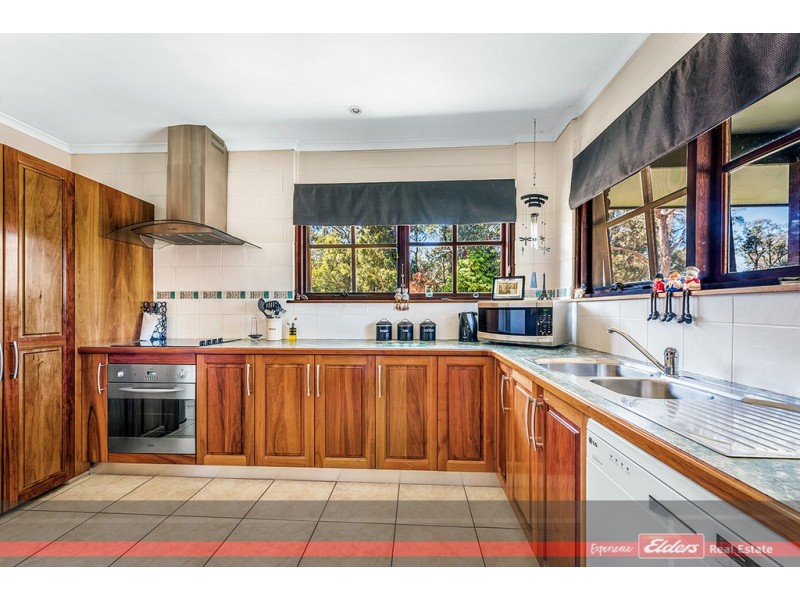 27 Laughtons Road, Kalimna VIC 3909
