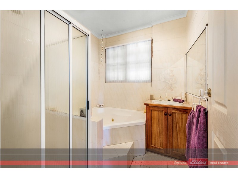 27 Laughtons Road, Kalimna VIC 3909