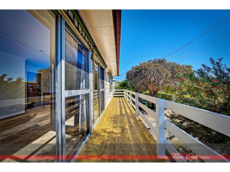 22 Lakeside Drive, Lake Tyers Beach VIC 3909