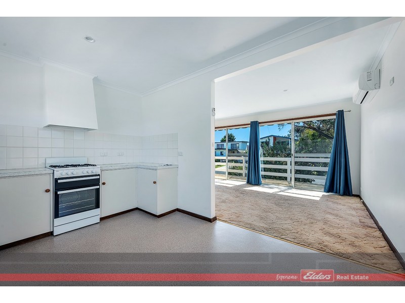 22 Lakeside Drive, Lake Tyers Beach VIC 3909