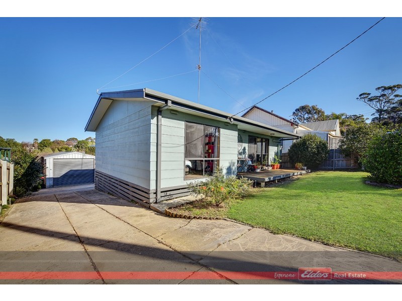 7 Bassett Road, Lakes Entrance VIC 3909
