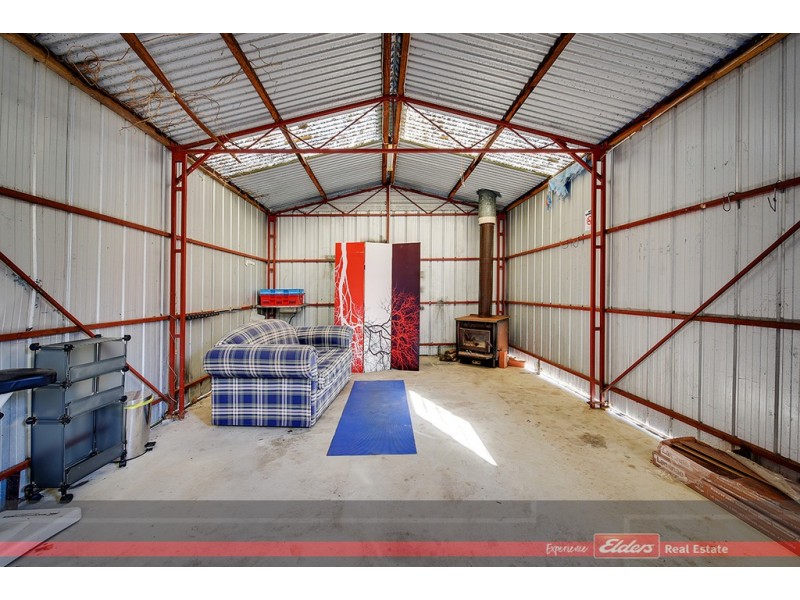 7 Bassett Road, Lakes Entrance VIC 3909