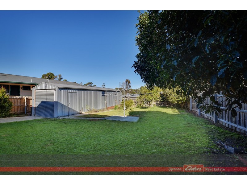 7 Bassett Road, Lakes Entrance VIC 3909