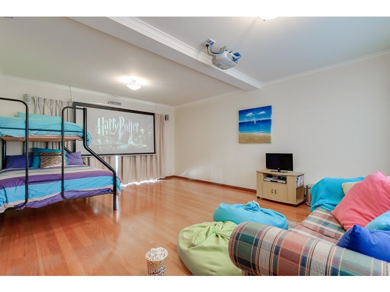 18 Lakeside Drive, Lake Tyers Beach VIC 3909