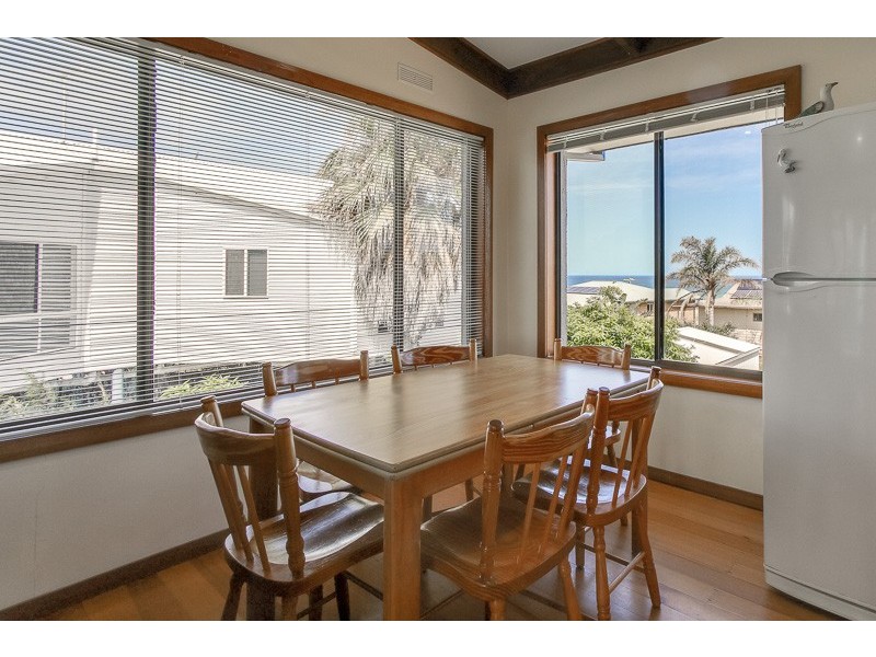 18 Lakeside Drive, Lake Tyers Beach VIC 3909