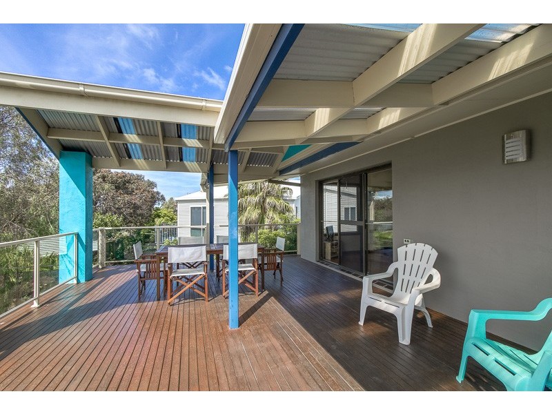 18 Lakeside Drive, Lake Tyers Beach VIC 3909